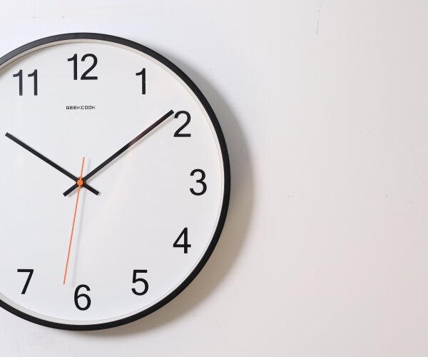 Une horloge Comptez les heures jusqu'à minuit, je Jour de l'An